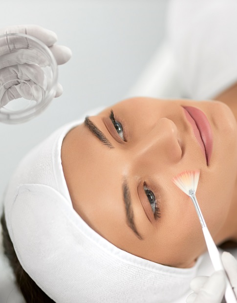 Best Chemical Peel Treatment in Rajendra Place